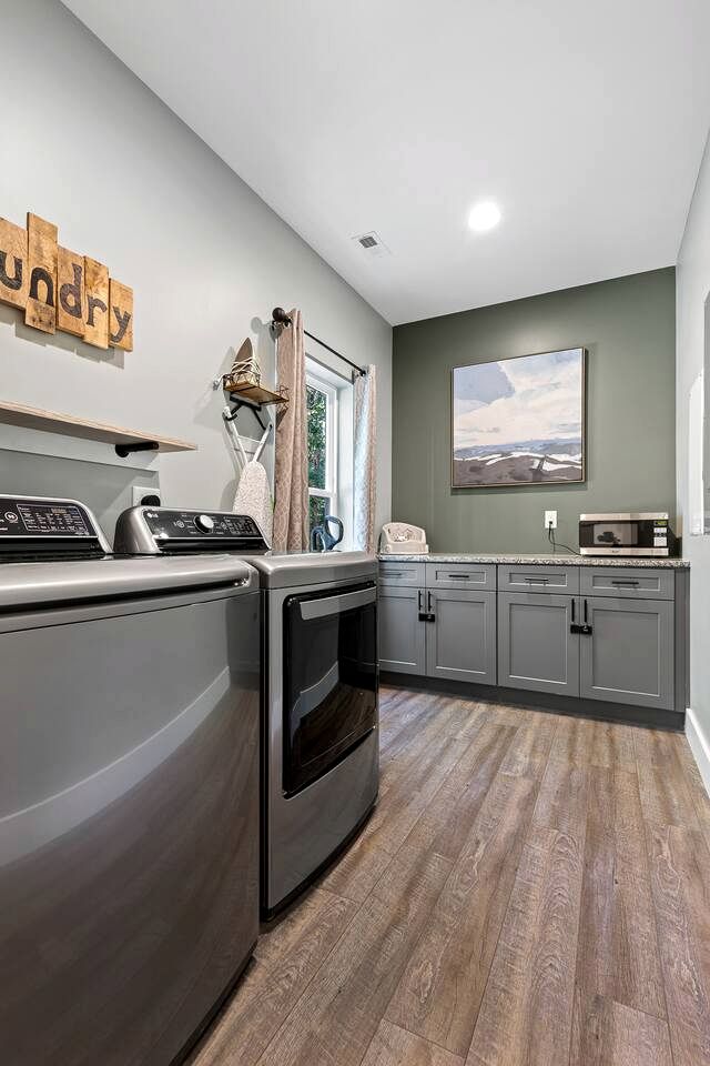 Newly Built Mountain-View Cabin with Hot Tub Near Lookout Mountain | Fairview, GA