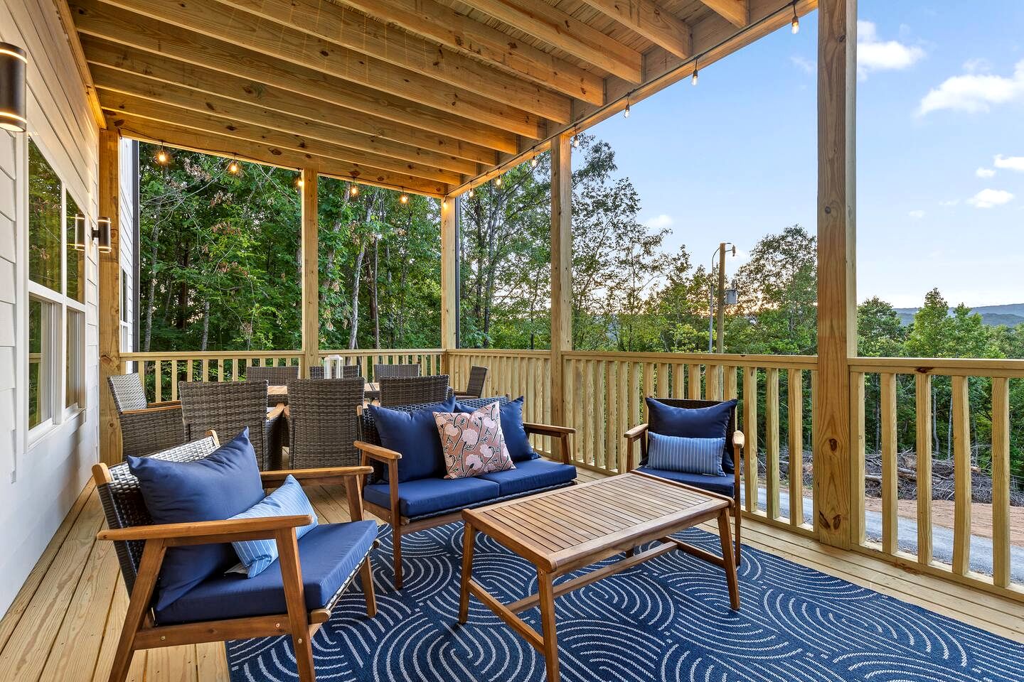 Newly Built Mountain-View Cabin with Hot Tub Near Lookout Mountain | Fairview, GA