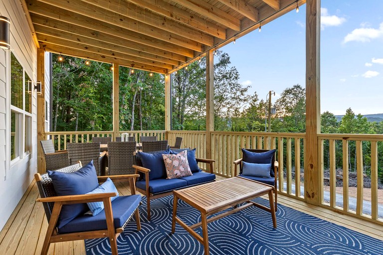 Cabins (United States of America, --, --)