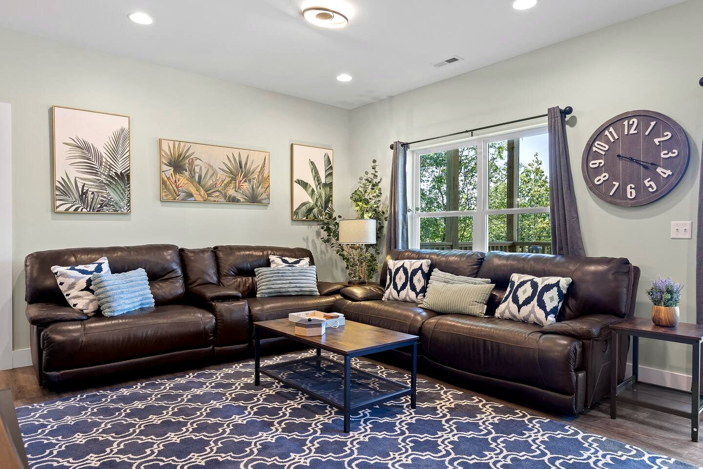 Newly Built Mountain-View Cabin with Hot Tub Near Lookout Mountain | Fairview, GA