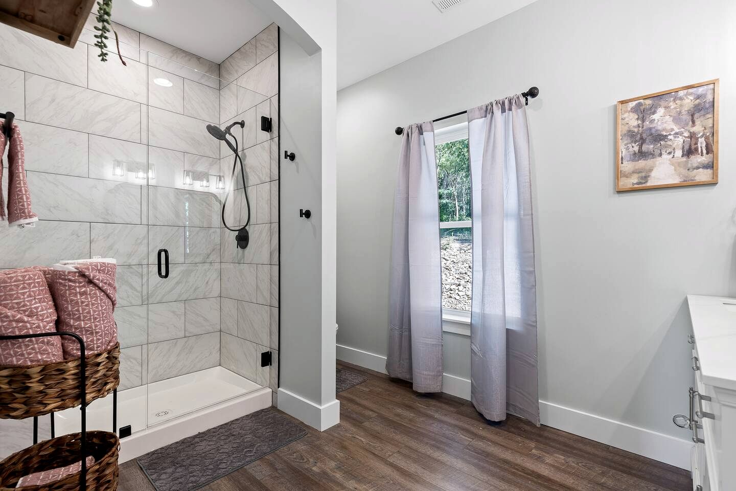 Newly Built Mountain-View Cabin with Hot Tub Near Lookout Mountain | Fairview, GA