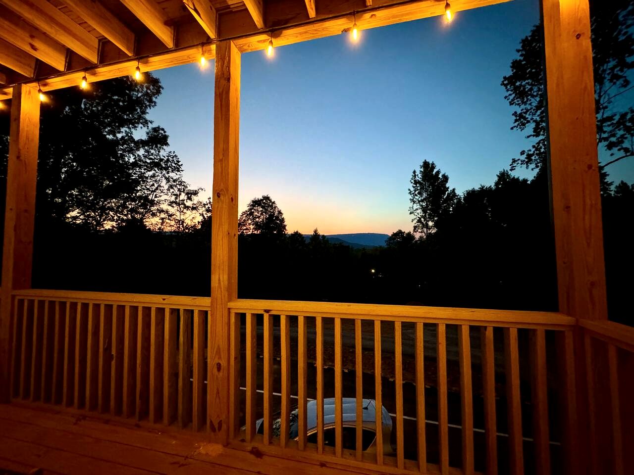 Newly Built Mountain-View Cabin with Hot Tub Near Lookout Mountain | Fairview, GA