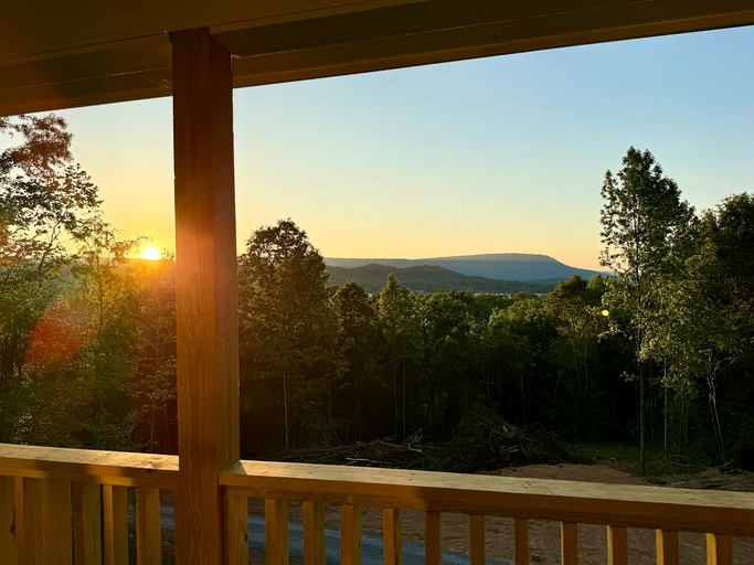 Cabins (United States of America, --, --)