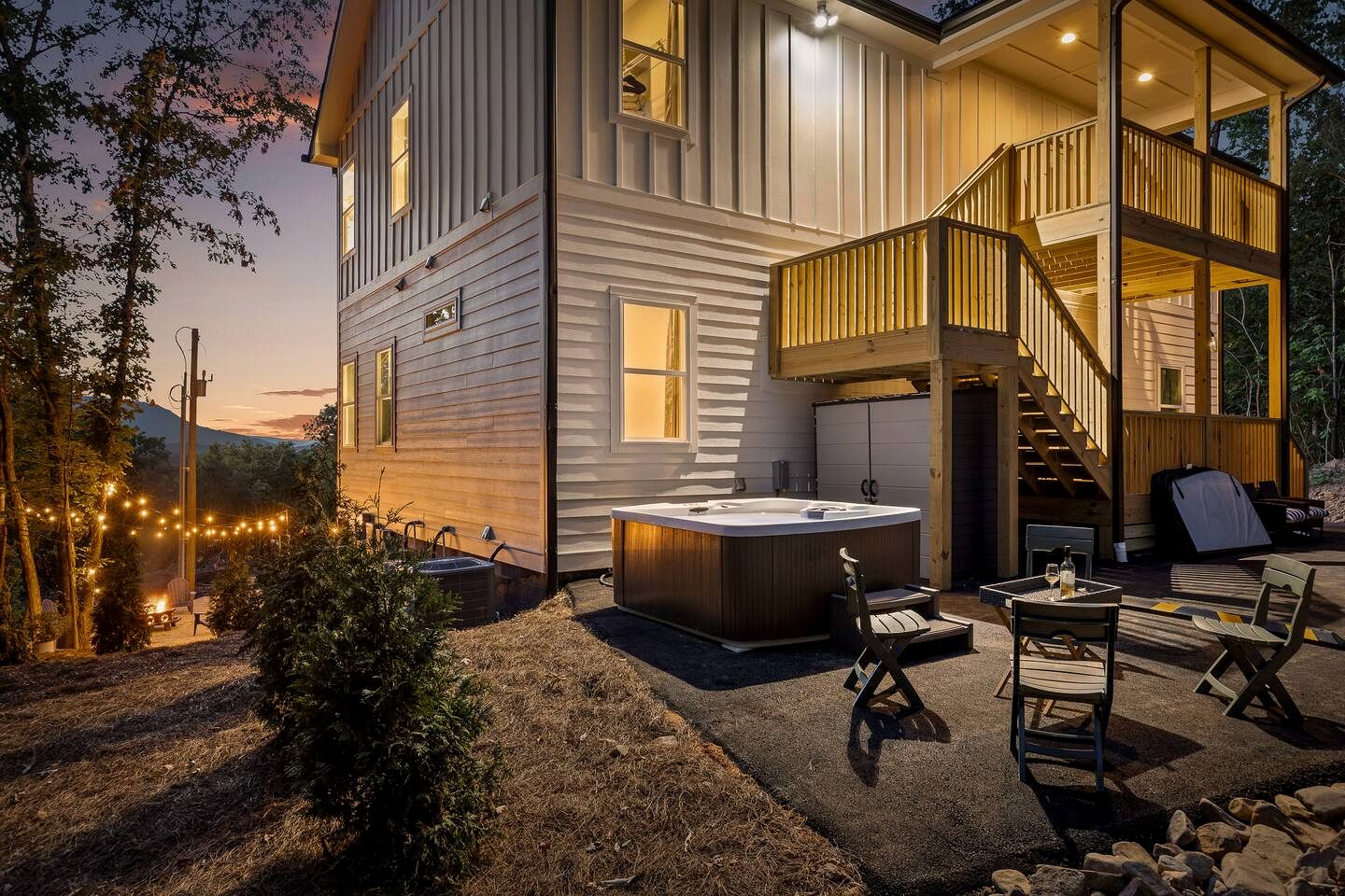 Modern Secluded Cabin with Hot Tub and Mountain Views in Fairview, Georgia