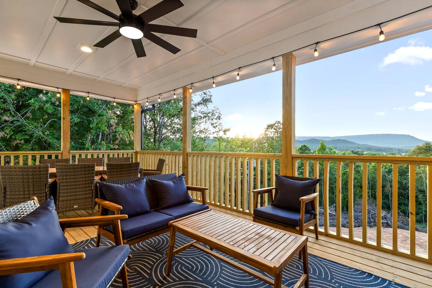 Modern Secluded Cabin with Hot Tub and Mountain Views in Fairview, Georgia