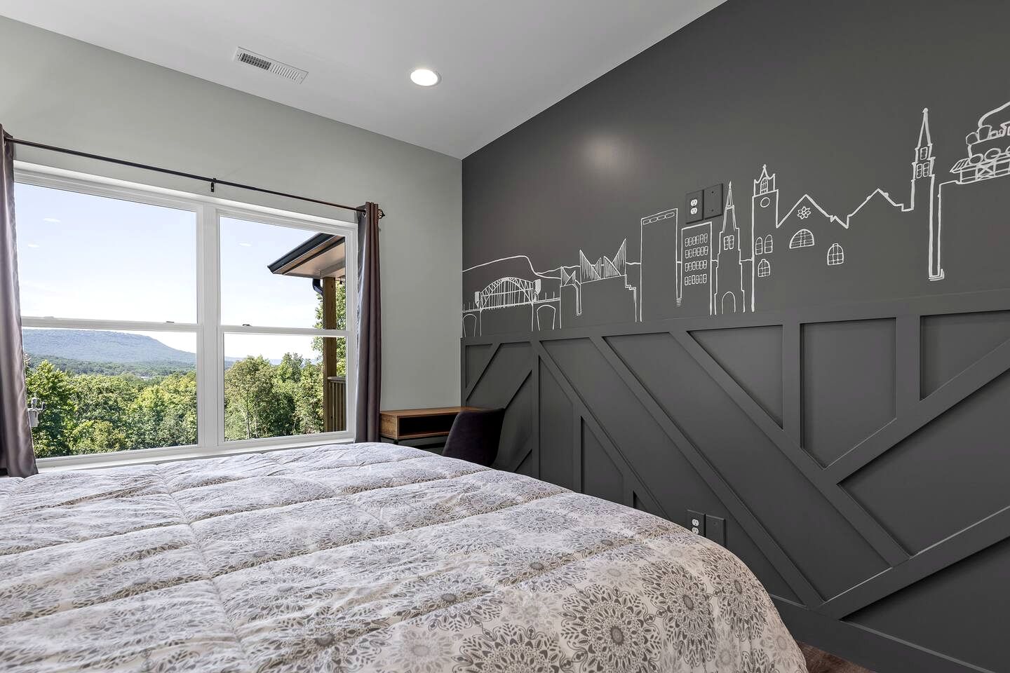 Secluded Modern Cabin with Mountain Views near Lookout Mountain & Chattanooga, TN