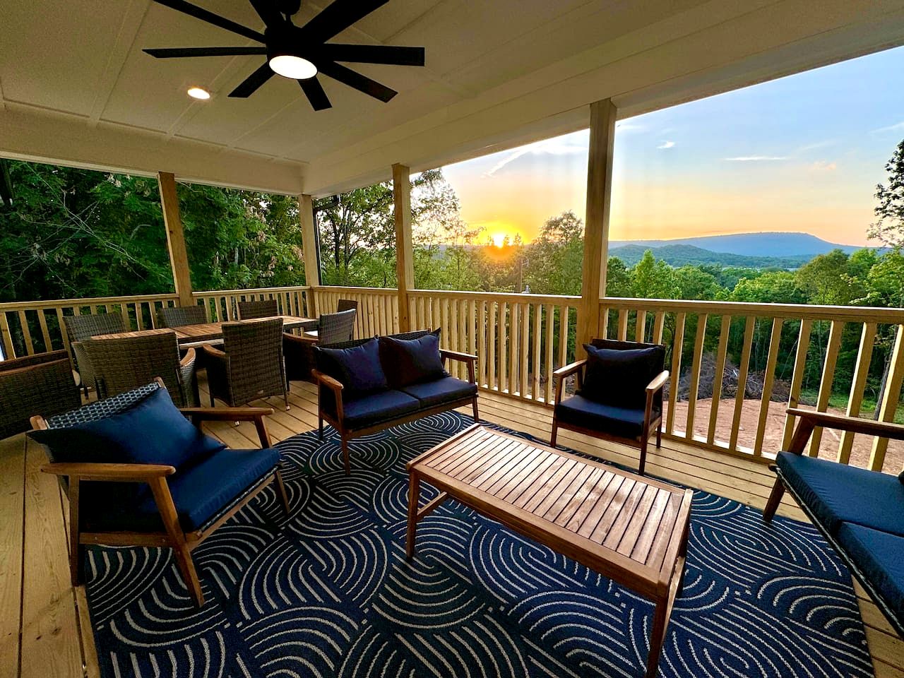 Spacious Vacation Homes with Private Hot Tubs near Chattanooga in Rossville, Georgia