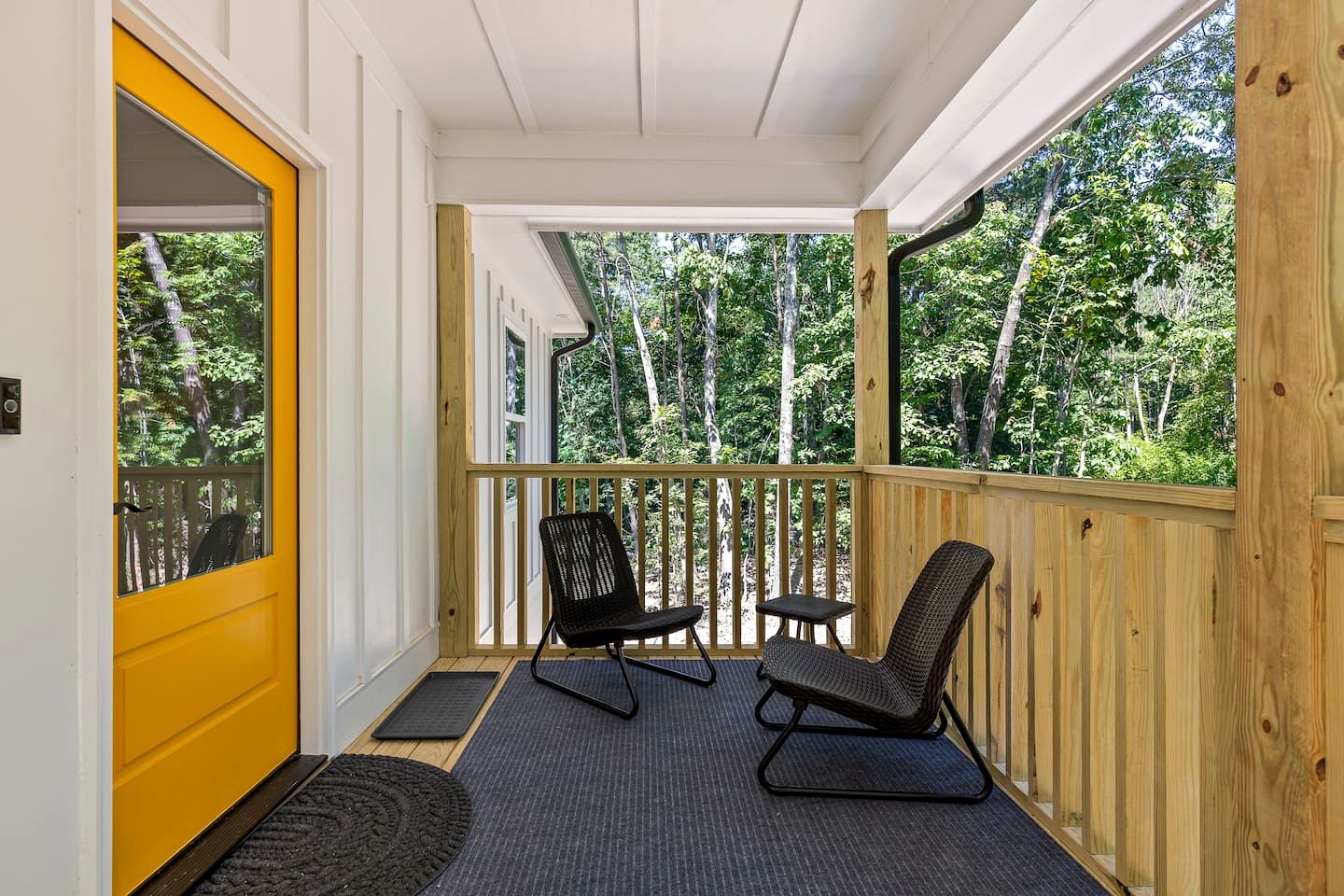 Spacious Vacation Homes with Private Hot Tubs near Chattanooga in Rossville, Georgia