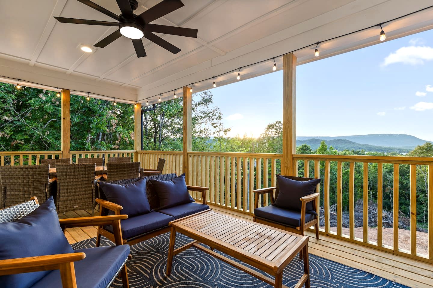 Spacious Vacation Homes with Private Hot Tubs near Chattanooga in Rossville, Georgia