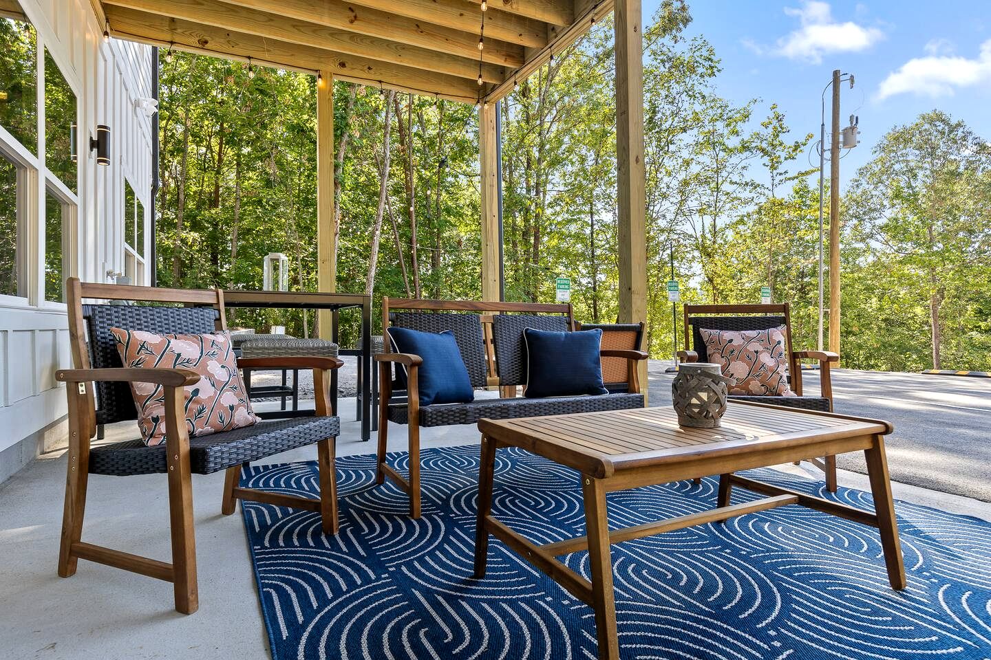 Unique Star Wars-Inspired Vacation Stay with Fire-Pit Lounge near Rock City & Lookout Mountain | Fairview, GA