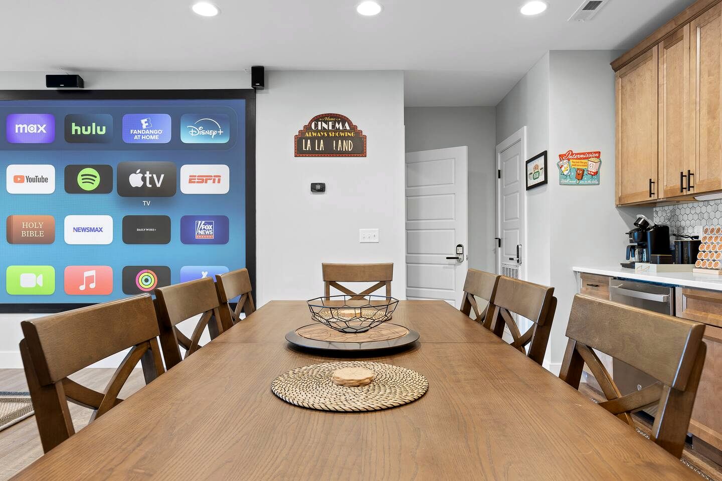 Unique Star Wars-Inspired Vacation Stay with Fire-Pit Lounge near Rock City & Lookout Mountain | Fairview, GA