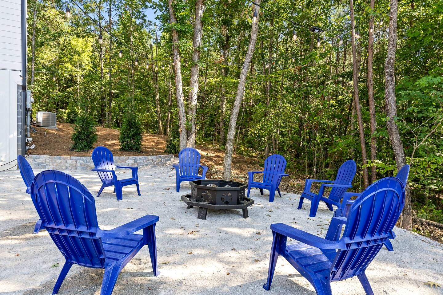 Unique Star Wars-Inspired Vacation Stay with Fire-Pit Lounge near Rock City & Lookout Mountain | Fairview, GA