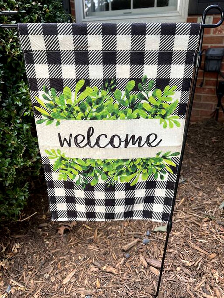 Spacious Cozy Cottage with Foosball Table, Private Deck and Fire Pit in Indian Trail, North Carolina