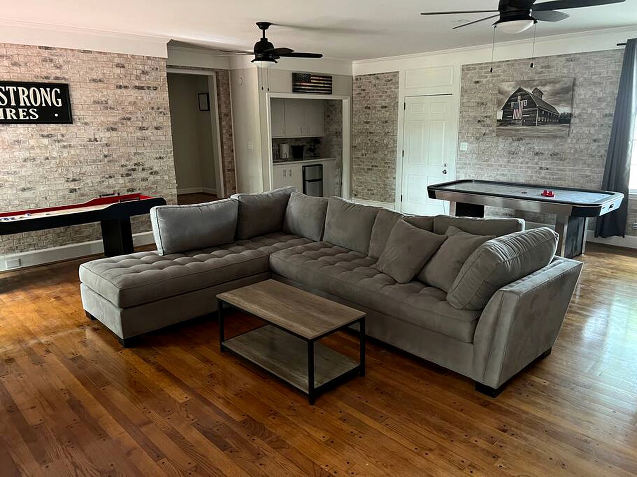 Spacious Cozy Cottage with Foosball Table, Private Deck and Fire Pit in Indian Trail, North Carolina