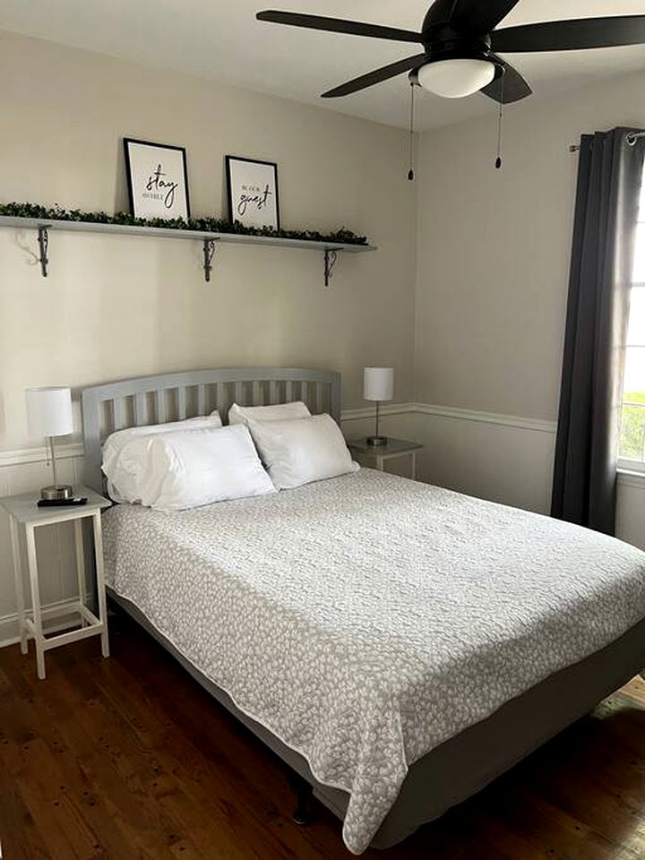 Spacious Cozy Cottage with Foosball Table, Private Deck and Fire Pit in Indian Trail, North Carolina