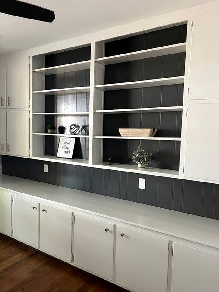 Spacious Cozy Cottage with Foosball Table, Private Deck and Fire Pit in Indian Trail, North Carolina