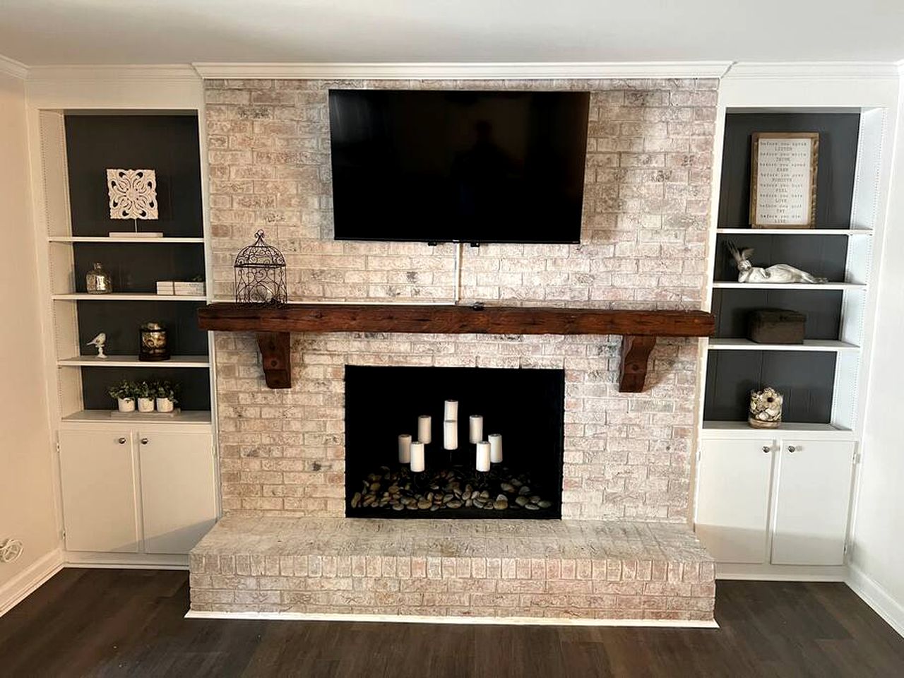 Spacious Cozy Cottage with Foosball Table, Private Deck and Fire Pit in Indian Trail, North Carolina