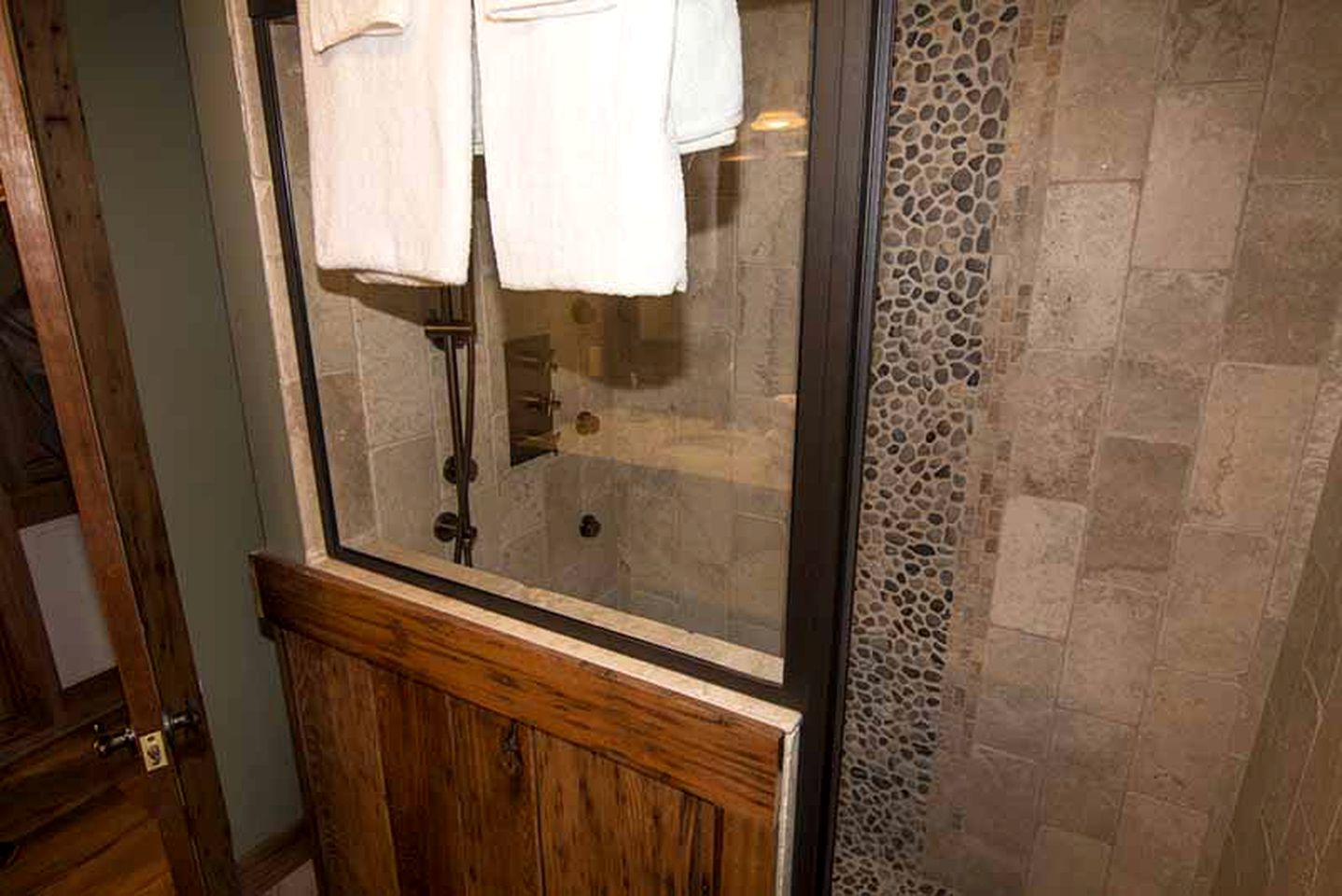 Private Cabin Rental for Eight in the Nantahala National Forest, North Carolina