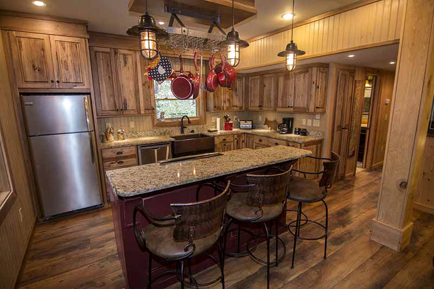 Private Cabin Rental for Eight in the Nantahala National Forest, North Carolina