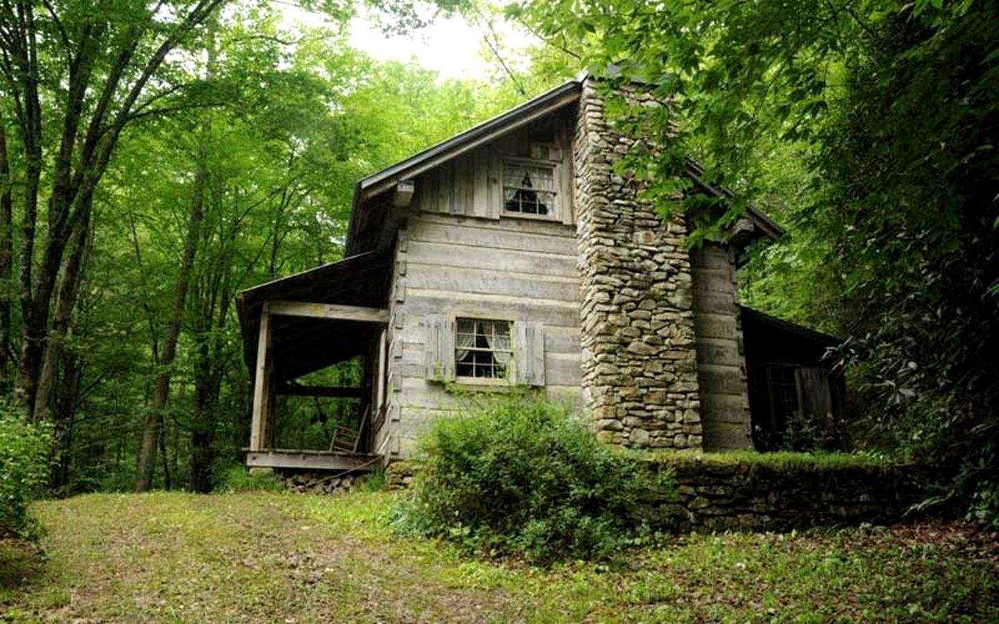 Cabin Rental With A Fireplace In The North Carolina Mountains