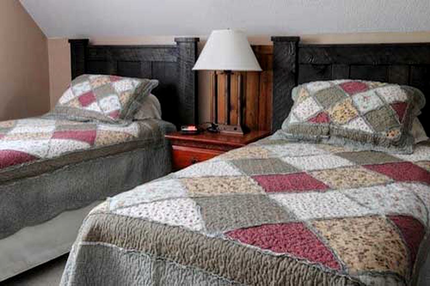 Cabin Rental with a Hot Tub near the Nantahala River, North Carolina