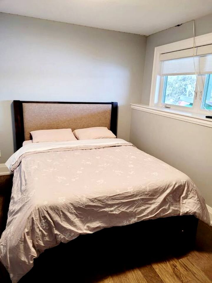 Spacious Lakefront Cottage with Private Boat Launch on Chemong Lake, Near Peterborough, Ontario