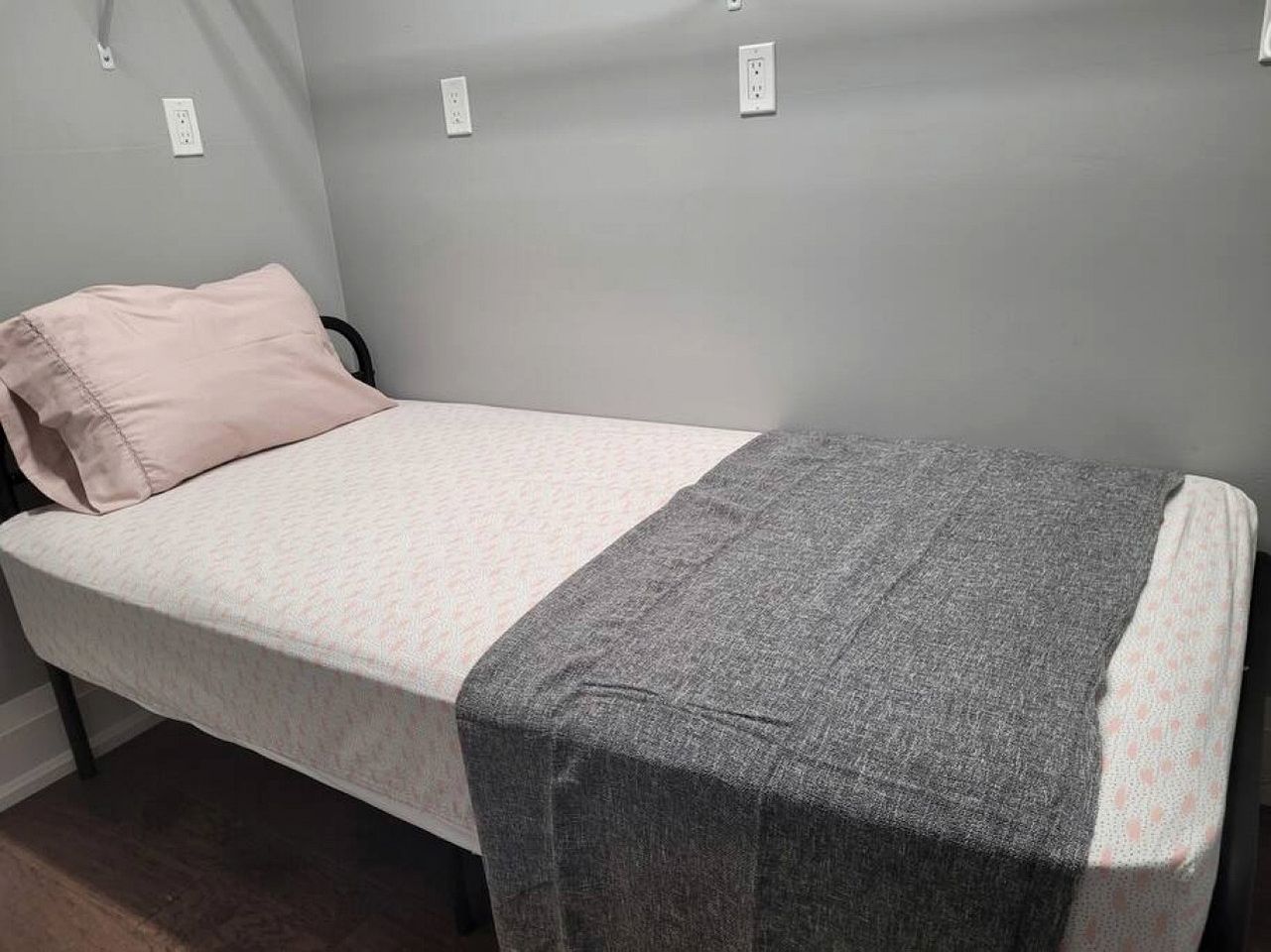 Spacious Lakefront Cottage with Private Boat Launch on Chemong Lake, Near Peterborough, Ontario