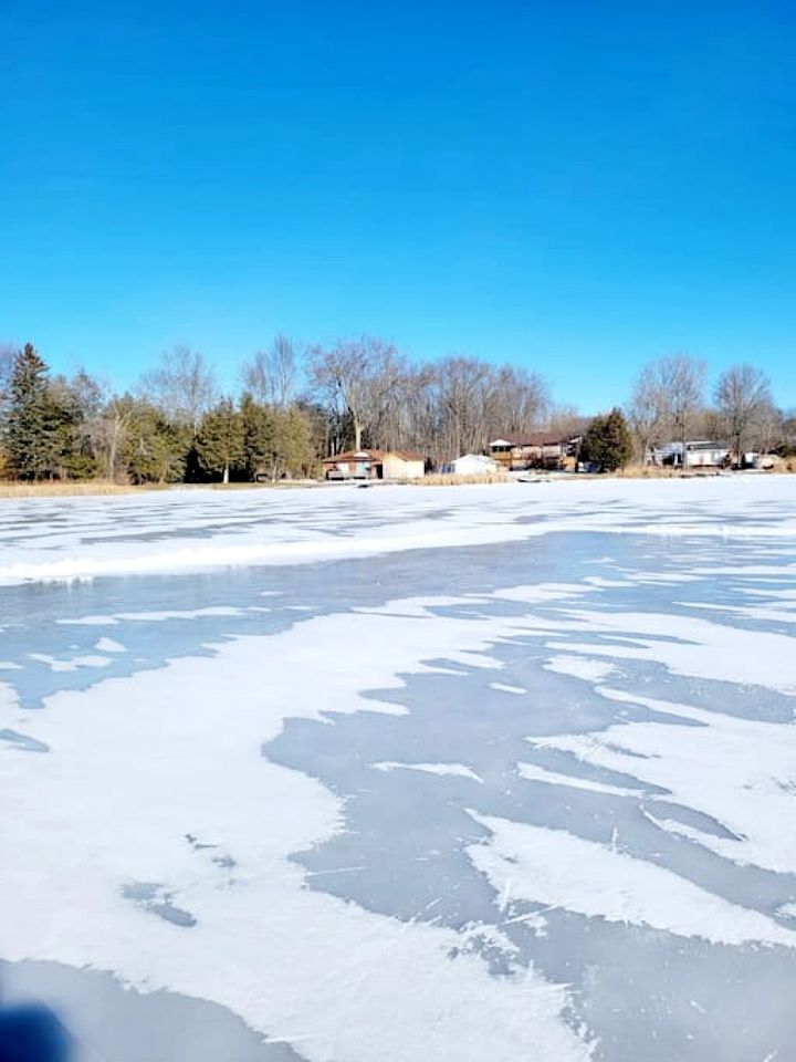 Spacious Lakefront Cottage with Private Boat Launch on Chemong Lake, Near Peterborough, Ontario