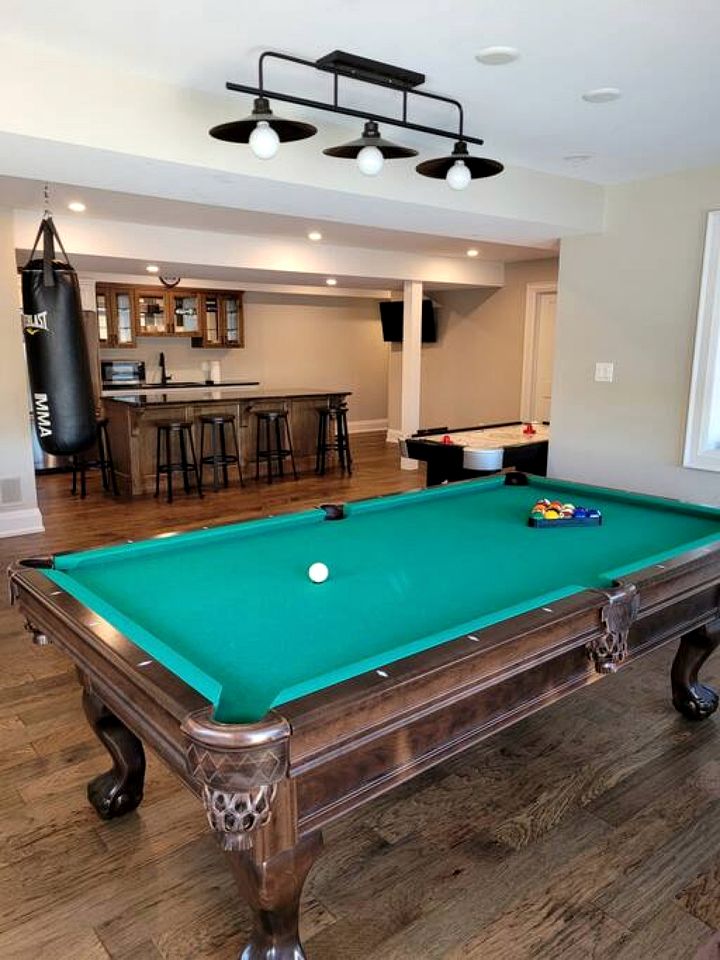 Spacious Lakefront Cottage with Private Boat Launch on Chemong Lake, Near Peterborough, Ontario