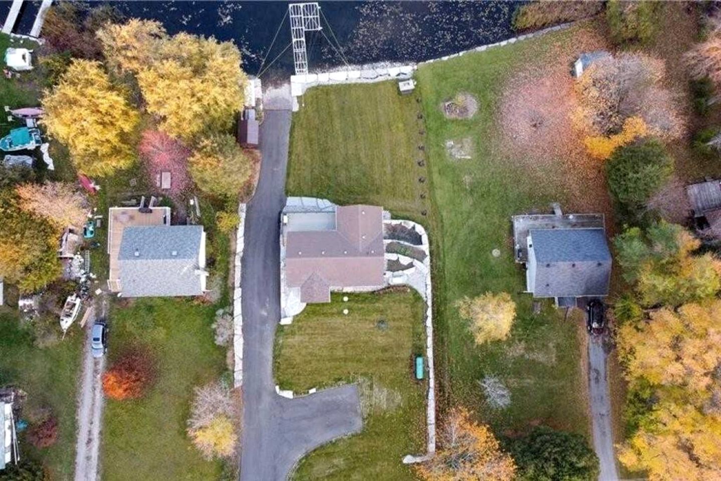 Spacious Lakefront Cottage with Private Boat Launch on Chemong Lake, Near Peterborough, Ontario