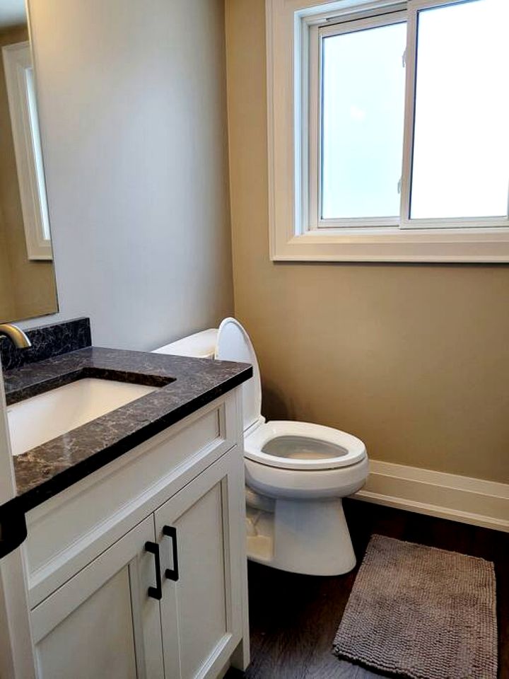 Spacious Lakefront Cottage with Private Boat Launch on Chemong Lake, Near Peterborough, Ontario