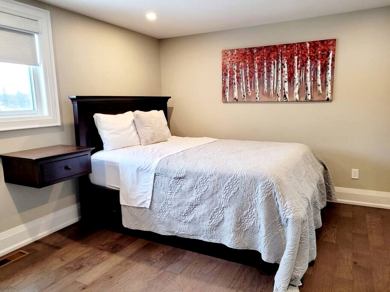 Spacious Lakefront Cottage with Private Boat Launch on Chemong Lake, Near Peterborough, Ontario