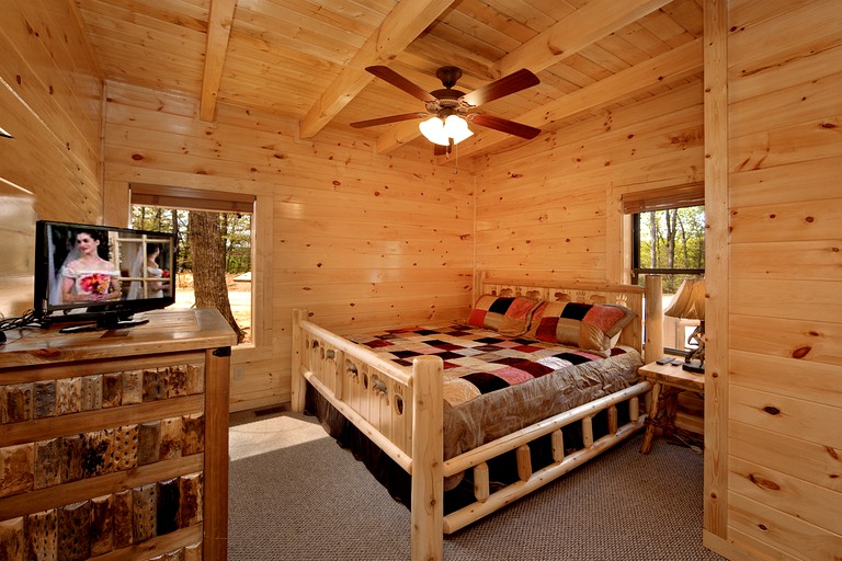 Cabins (United States, Gatlinburg, Tennessee)