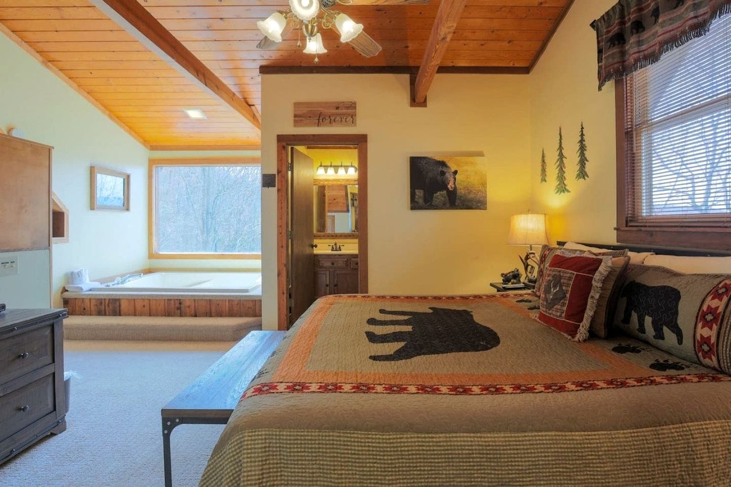 Mountain Top with BBQ and Jacuzzi in Gatlinburg, Tennessee