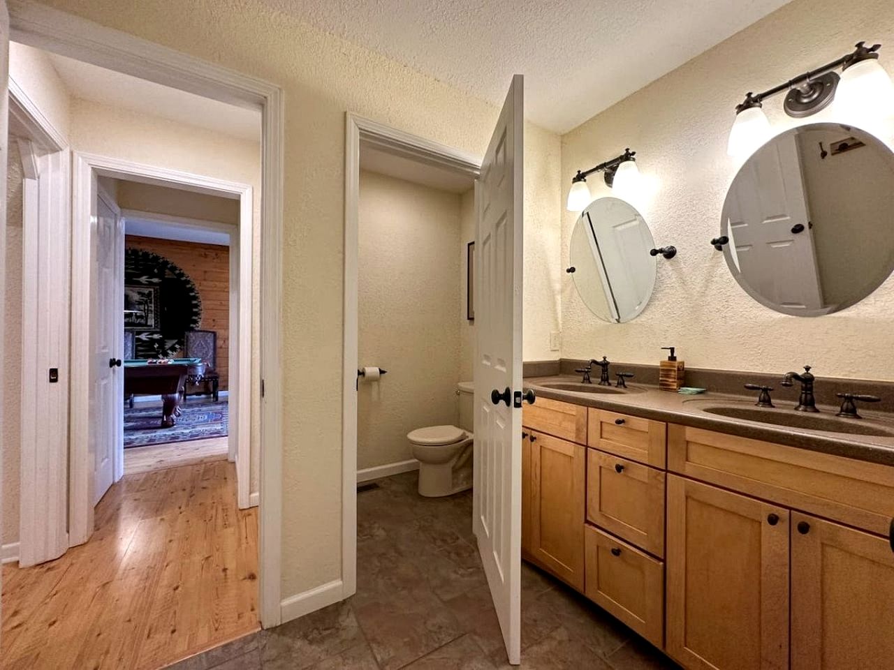 Mountain Top with BBQ and Jacuzzi in Gatlinburg, Tennessee