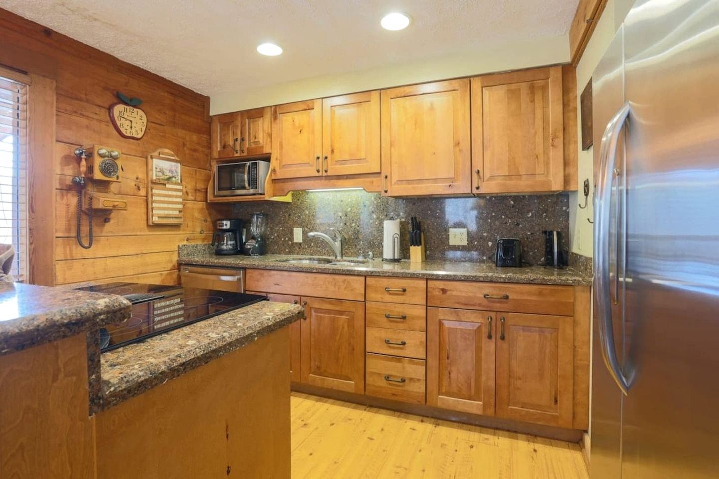 Mountain Top with BBQ and Jacuzzi in Gatlinburg, Tennessee