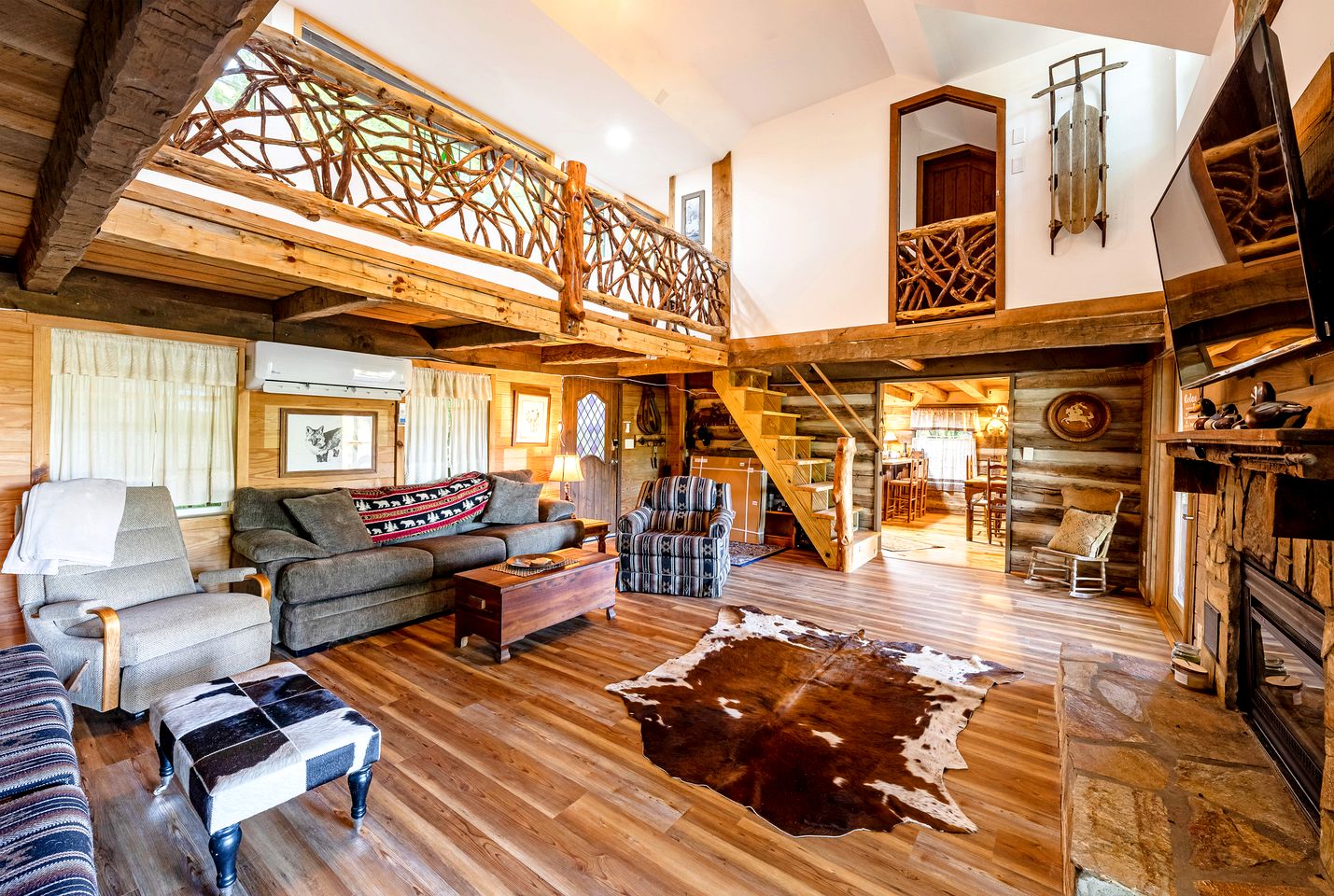 Quaint Cabin with Spa and Game Room in Topton, North Carolina