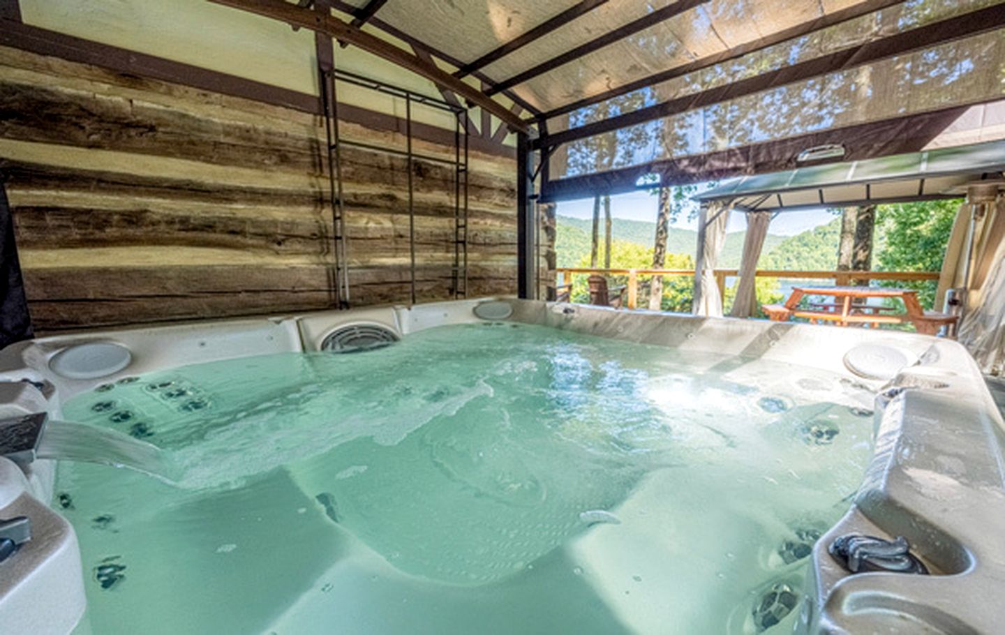 Quaint Cabin with Spa and Game Room in Topton, North Carolina