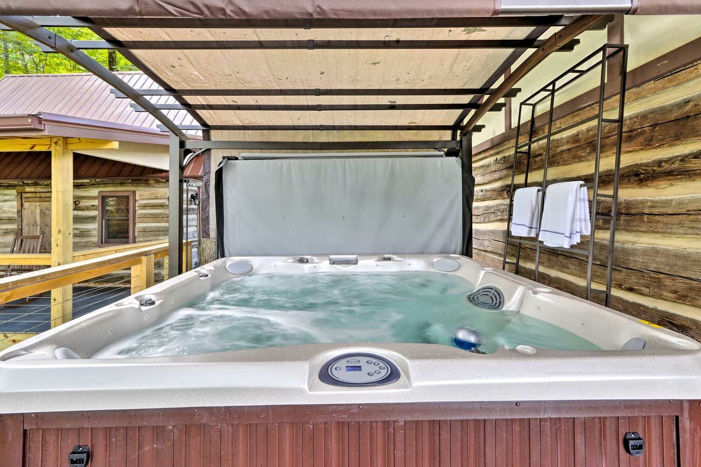 Quaint Cabin with Spa and Game Room in Topton, North Carolina
