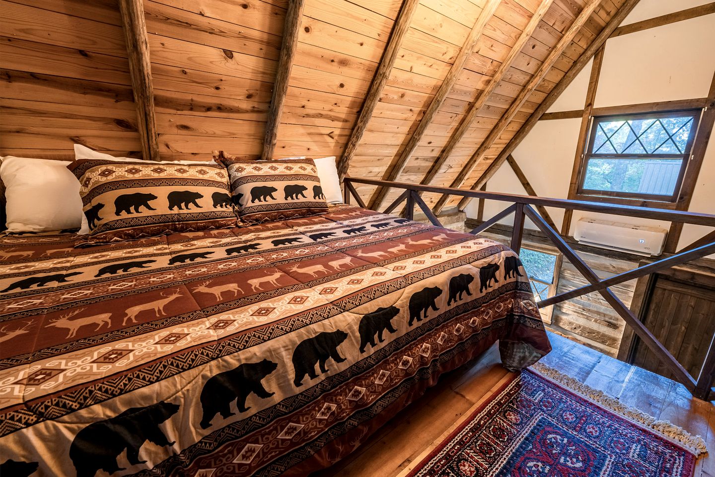 Quaint Cabin with Spa and Game Room in Topton, North Carolina