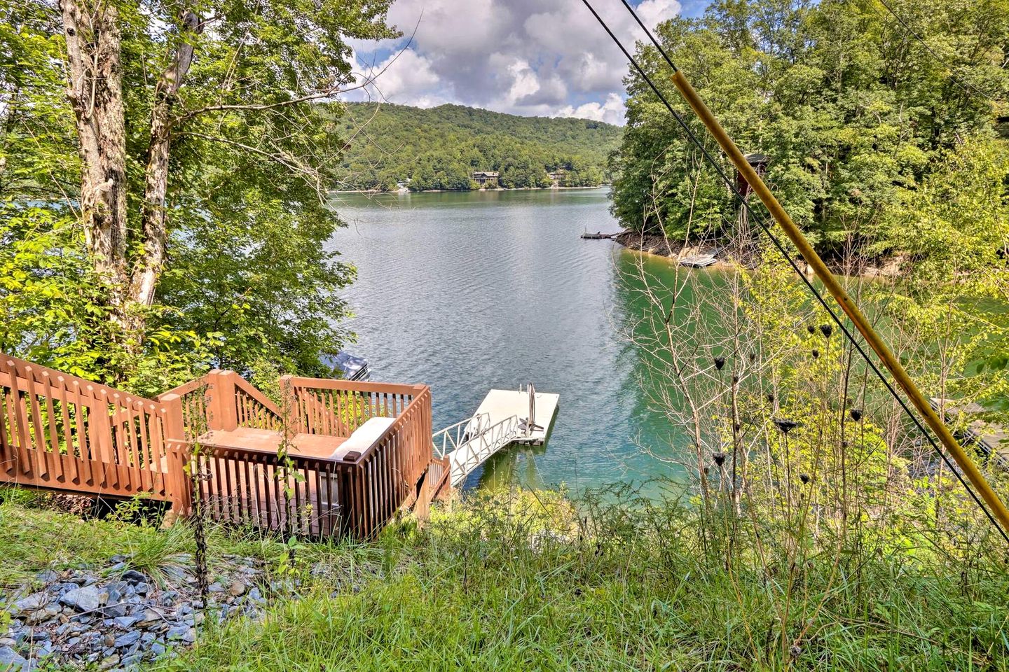 Quaint Cabin with Spa and Game Room in Topton, North Carolina