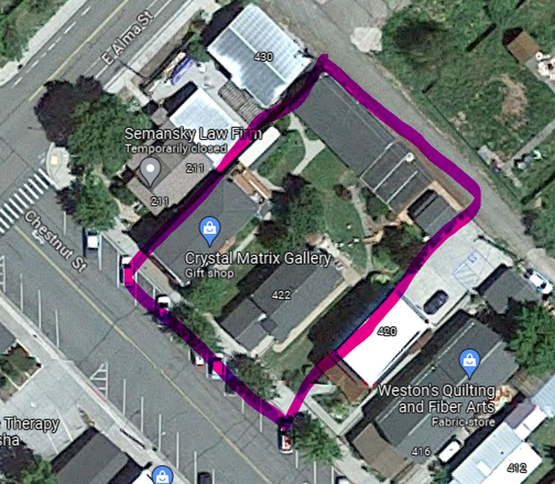 Pet-Friendly Group Retreat with Views and Outdoor Space in Mount Shasta, California