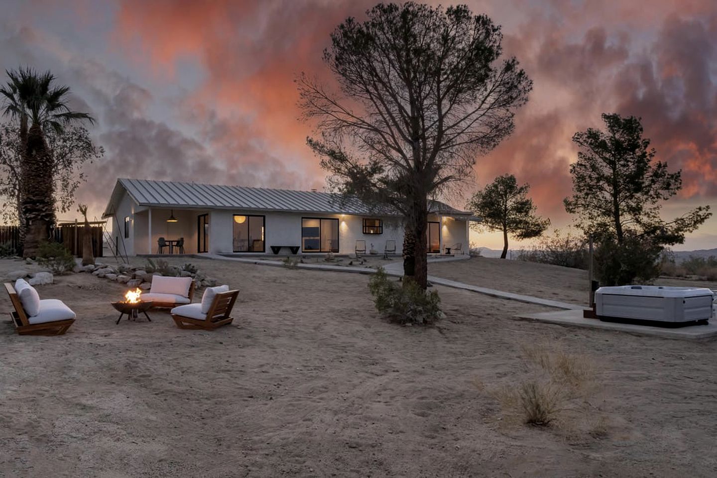 CHI HouseSerene Joshua Tree Retreat I Spa + Pool, Vacation Rentals