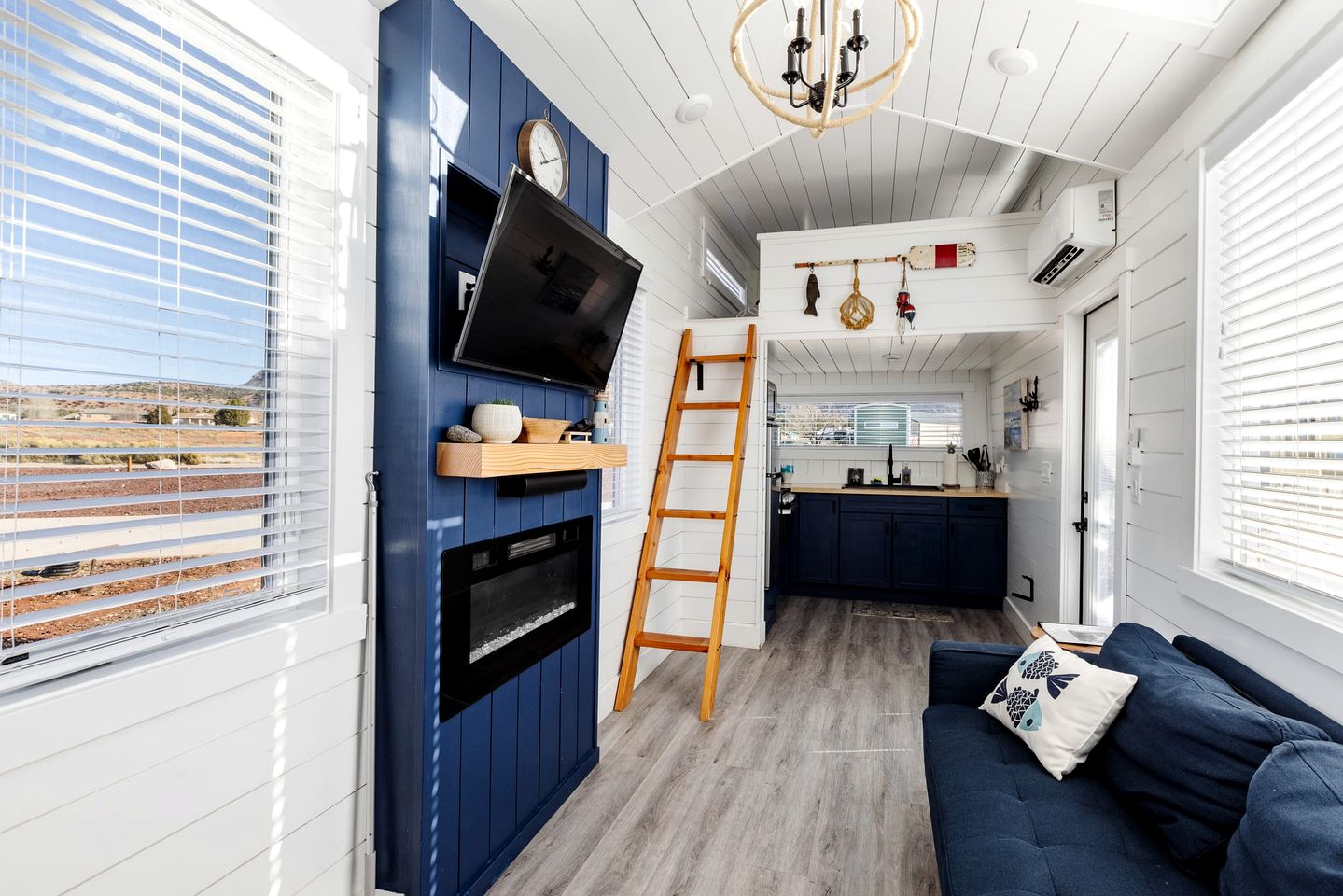 Chic Coziness: Fully Equipped Original Tiny House in Apple Valley