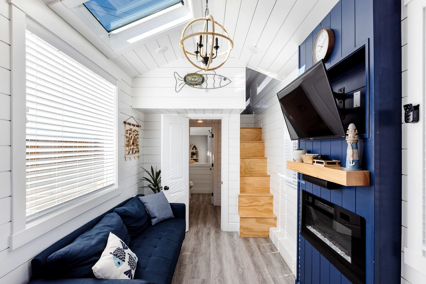 Chic Coziness: Fully Equipped Original Tiny House in Apple Valley