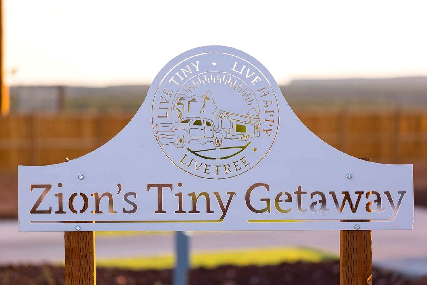 Chic Coziness: Fully Equipped Original Tiny House in Apple Valley