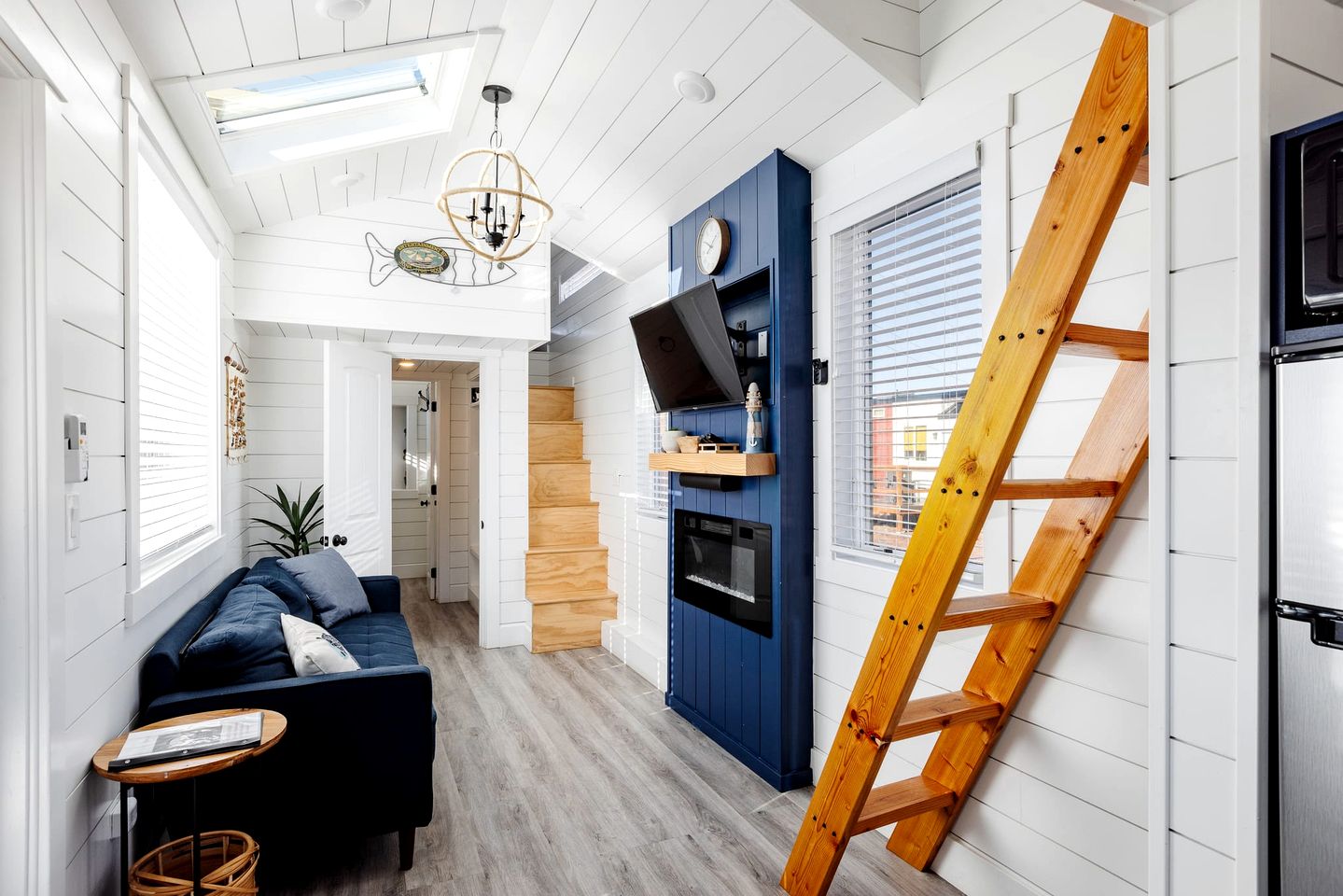 Chic Coziness: Fully Equipped Original Tiny House in Apple Valley