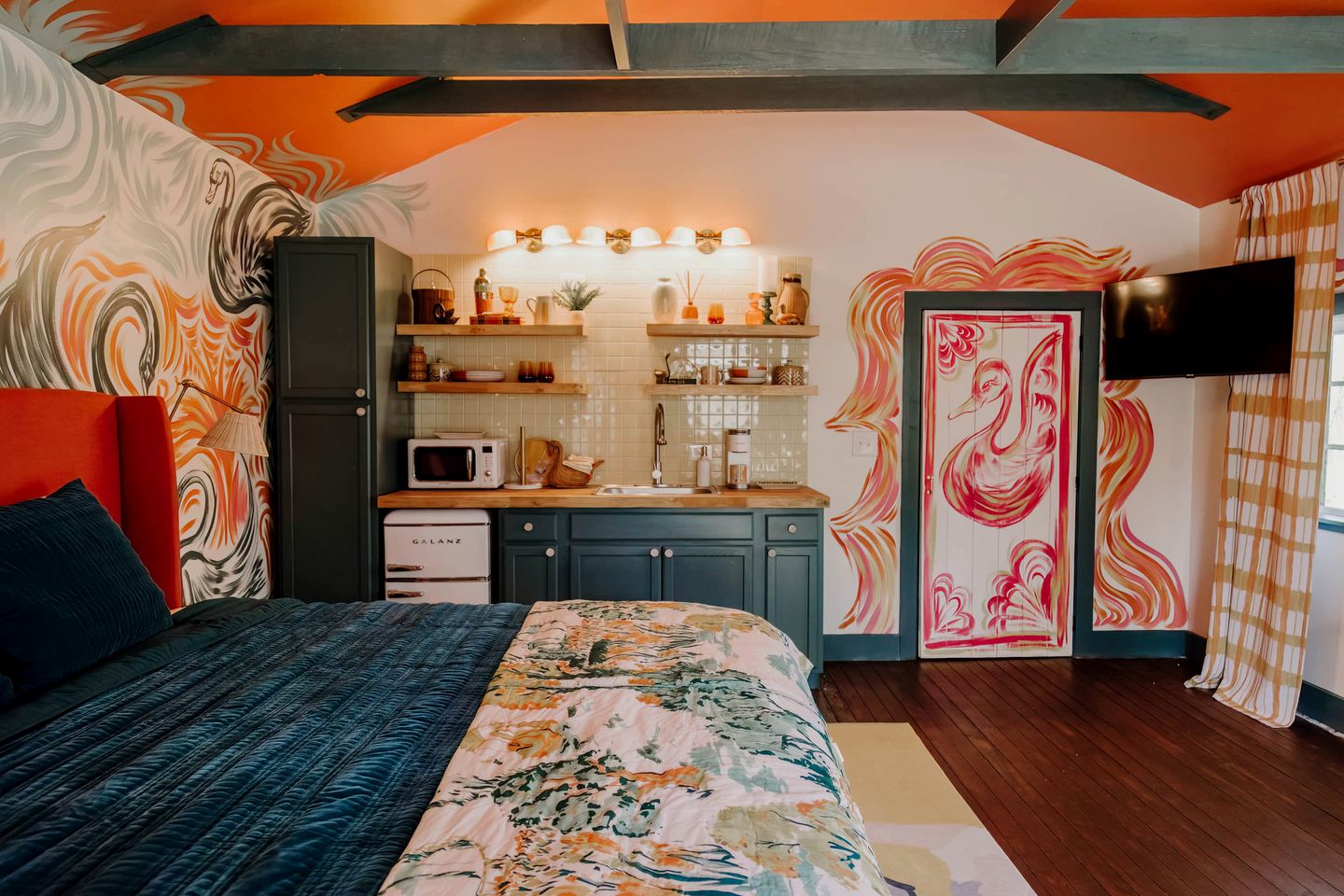 Chic and Cozy: Romantic Glamping at Its Finest in Tennessee