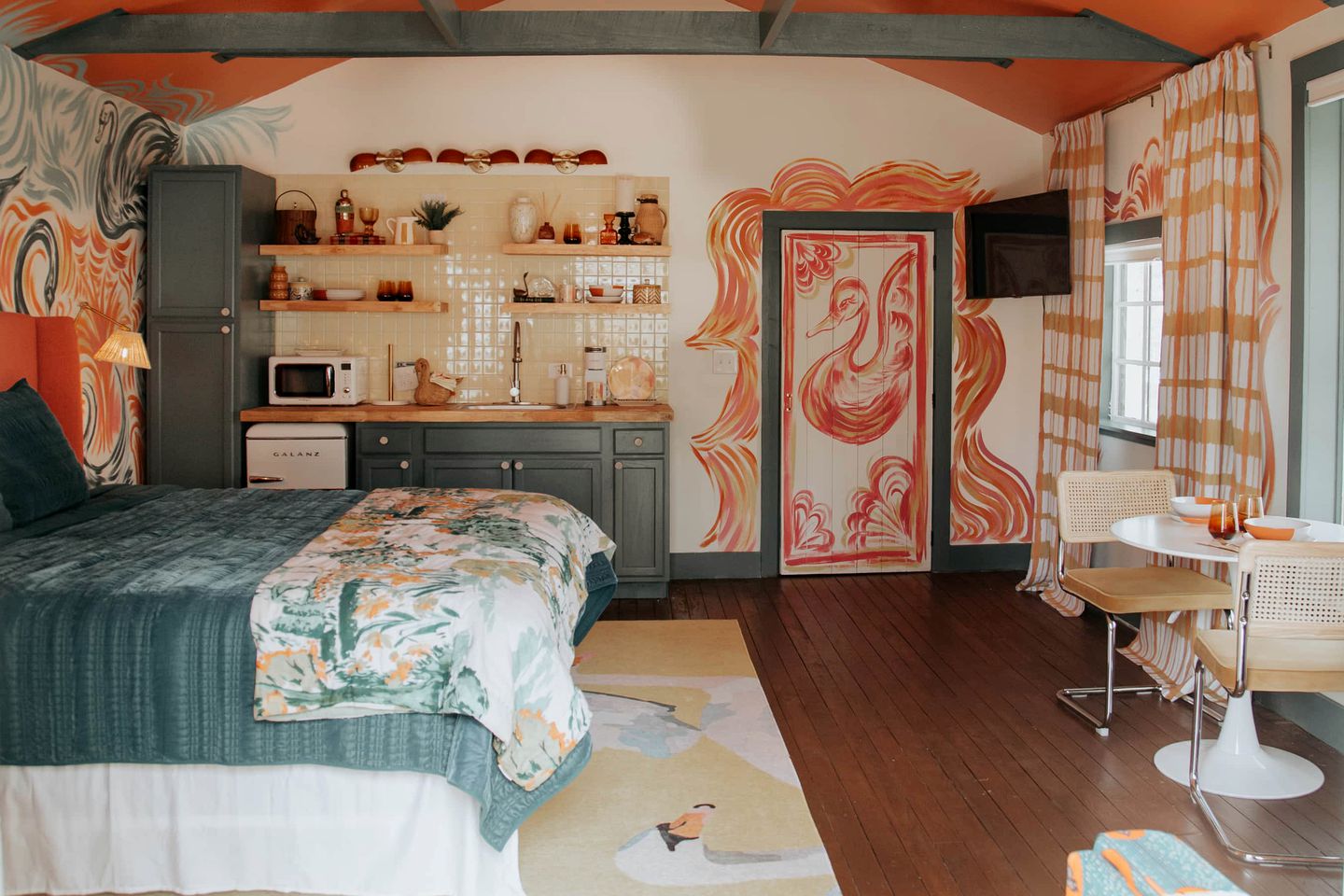Chic and Cozy: Romantic Glamping at Its Finest in Tennessee