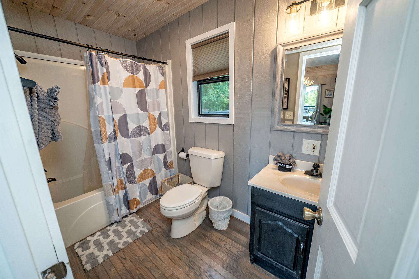 Chic Picturesque Cabin Ideal for a Romantic Getaway in Tennessee